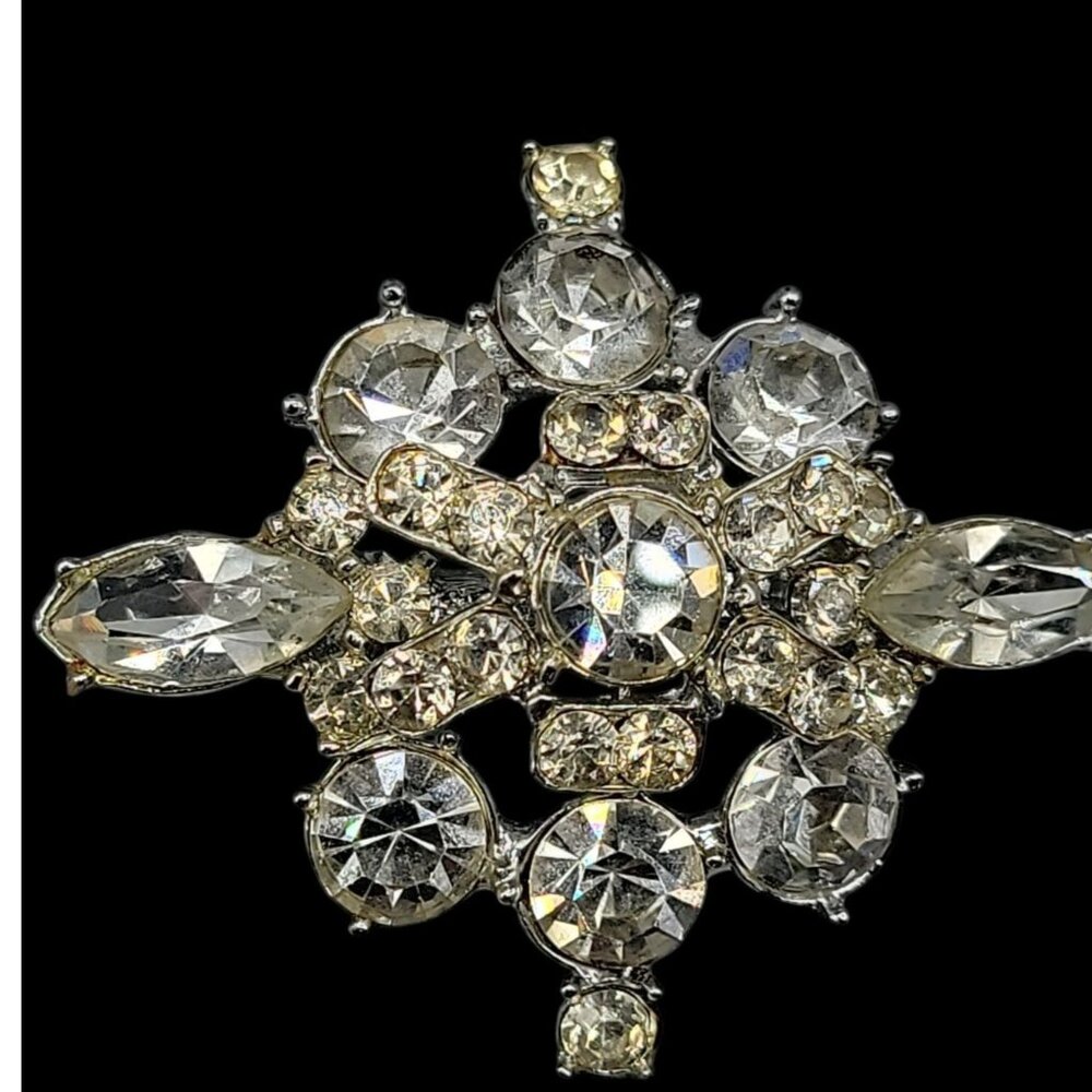 Vintage Snowflake Rhinestone Brooch Silver Tone Setting Clear Glass